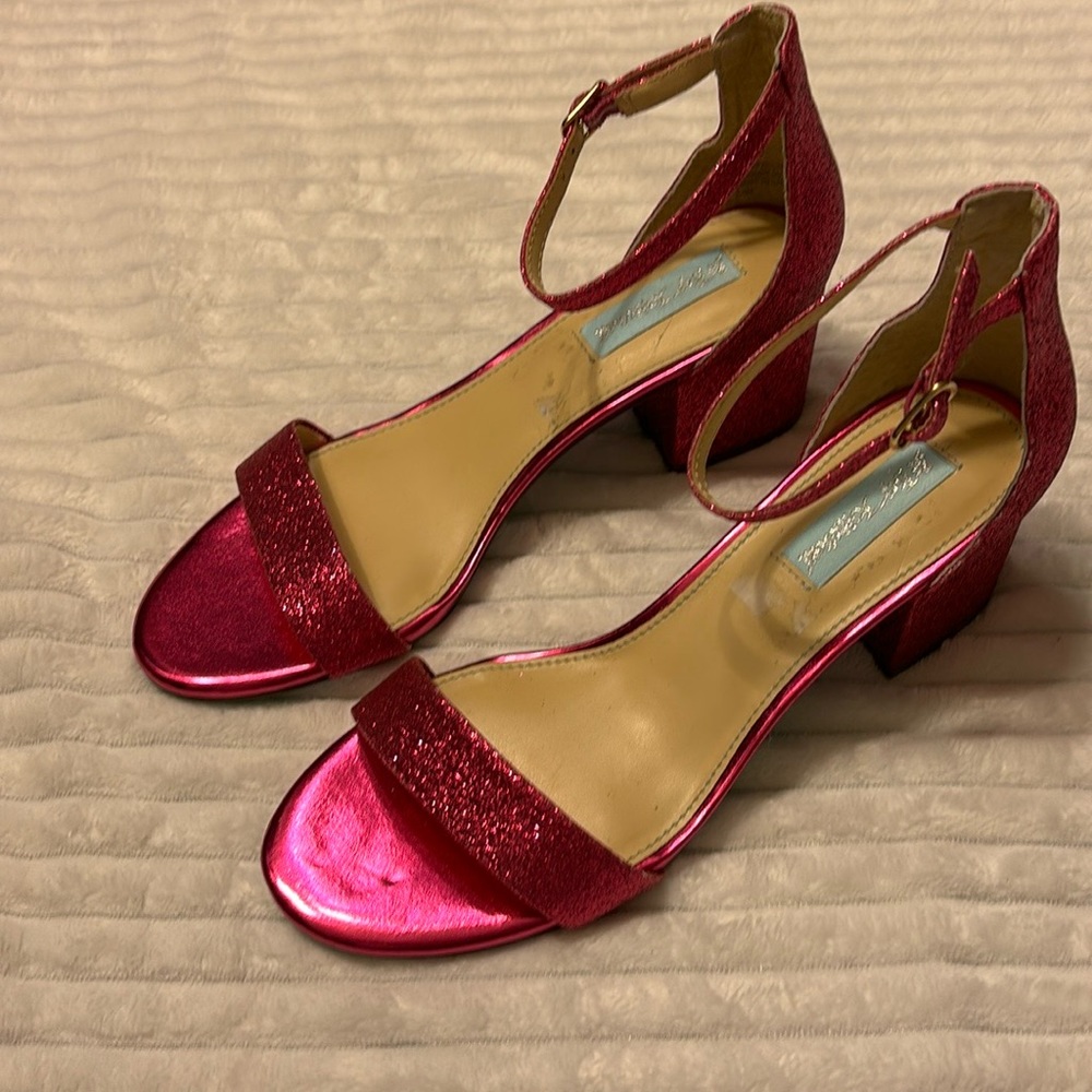 NWOT Betsy Johnson silver glitter block heel sandals Miri size 8